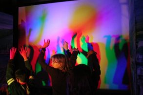 laboratorio con bambini del Festival della Scienza