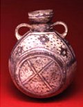 Fiasca con motivi geometrici e ornitomorfi, 1200 – 1400 d.C. (Chancay finale) 