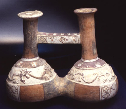 Vaso con ansa a ponte a due camere, XV-XVI sec. d.C. (Chimù-Inca)