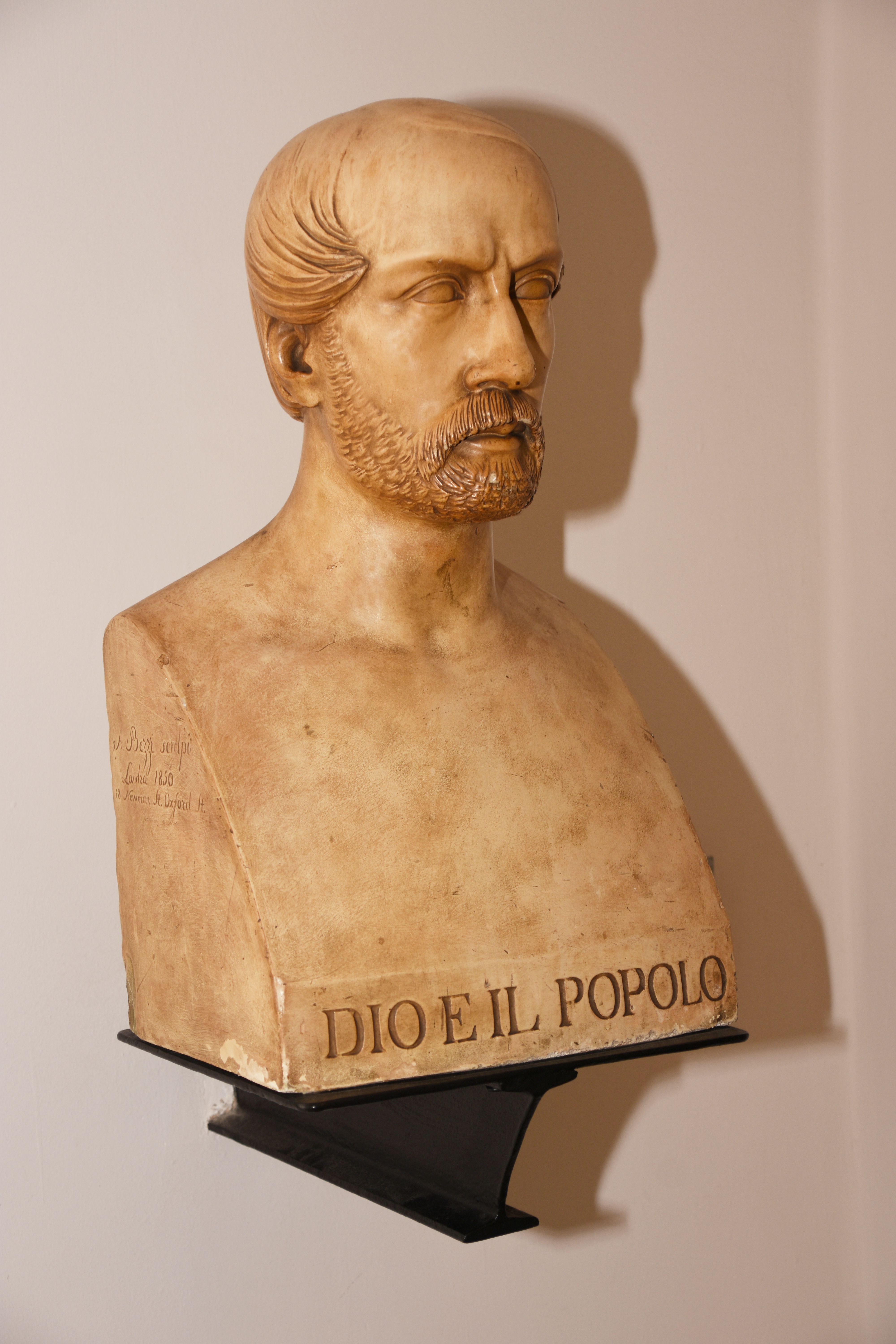 A. Bezzi, Giuseppe Mazzini, busto in gess, Londra 1850
