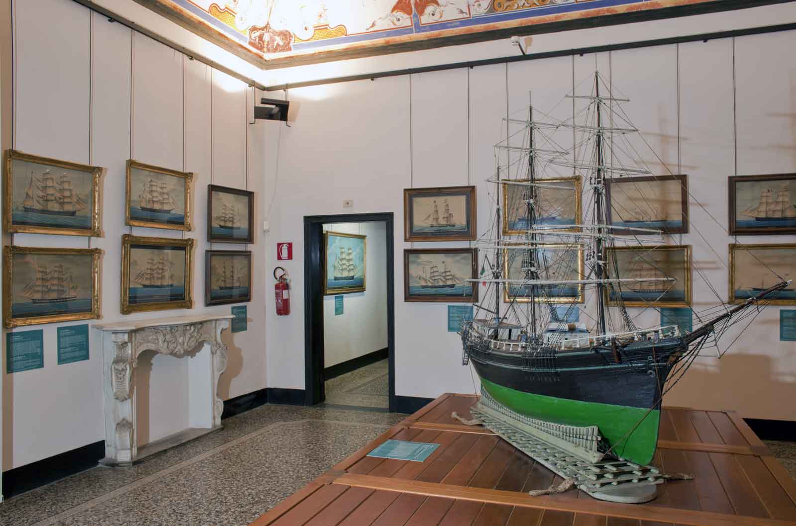 Sala con i velieri