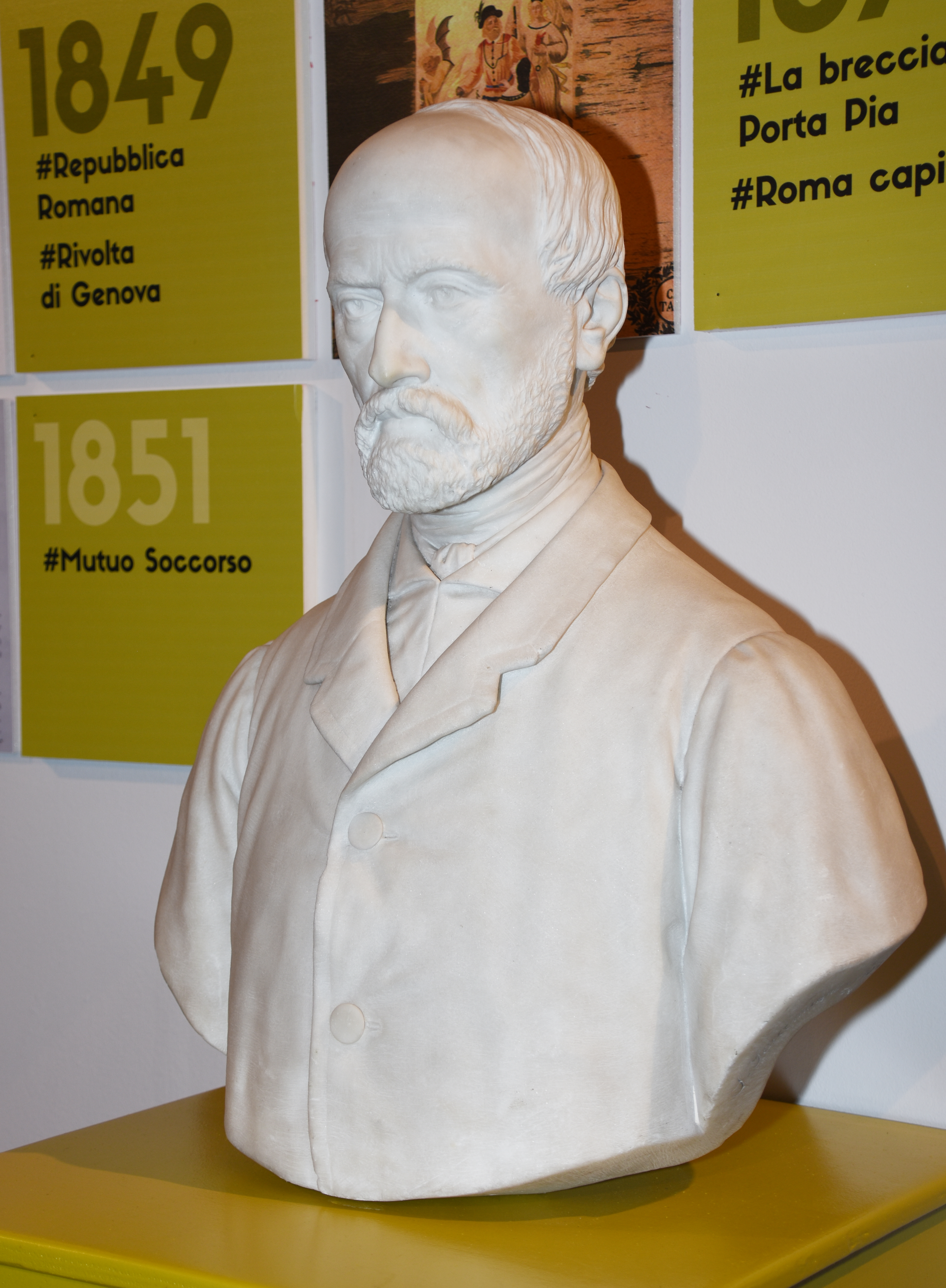busto in marmo di Santo Saccomanno raffigurante Giuseppe Mazzini 