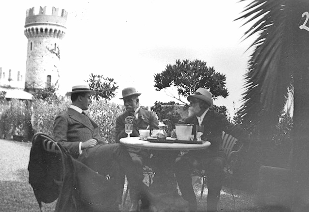 Tè in giardino con il nipote, Castello d'Albertis