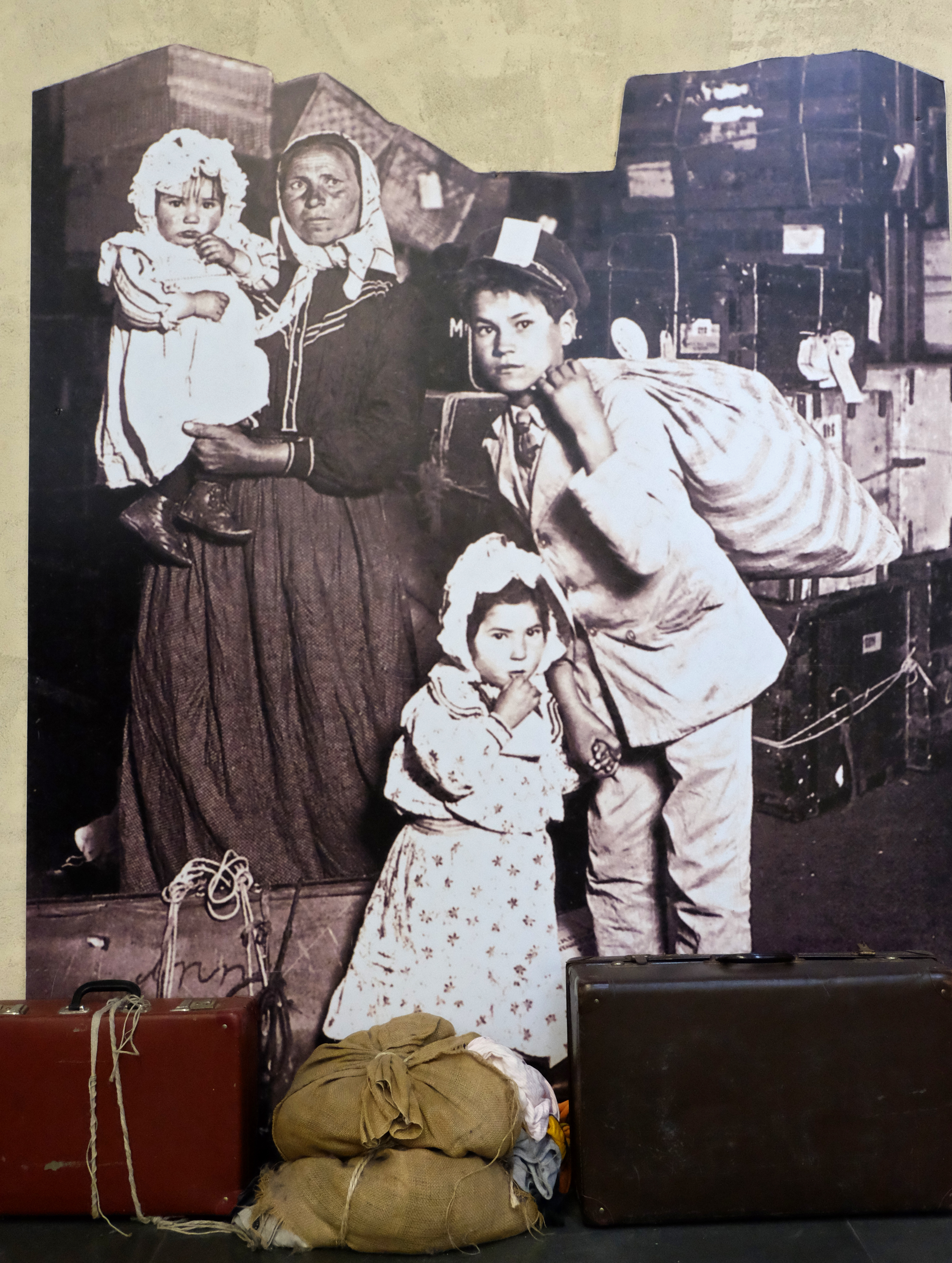 Exhibit MEM - Memory & Migration 