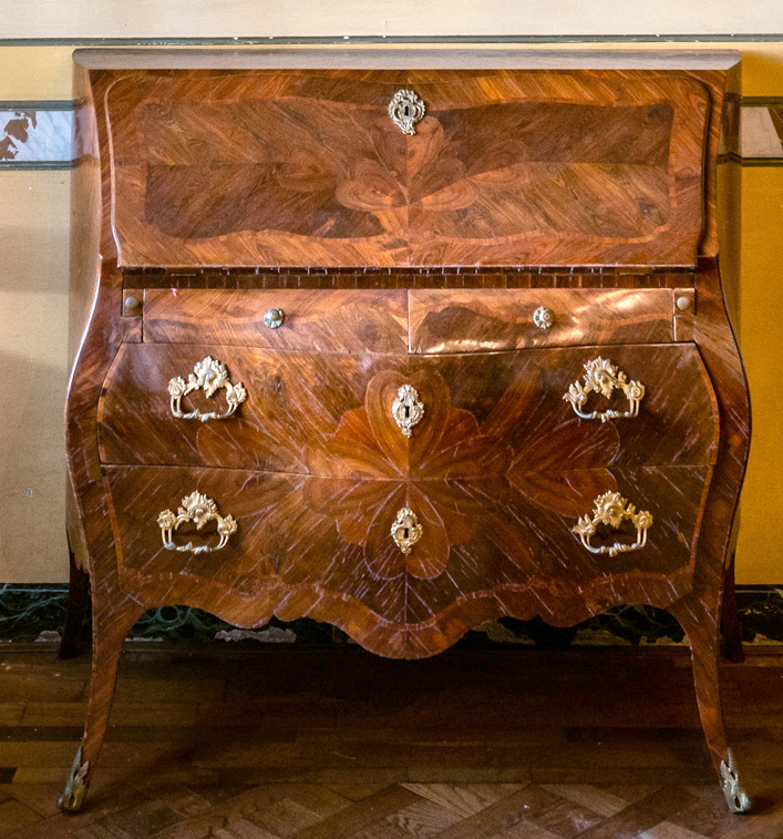 Eighteenth-century Ligurian Bureau