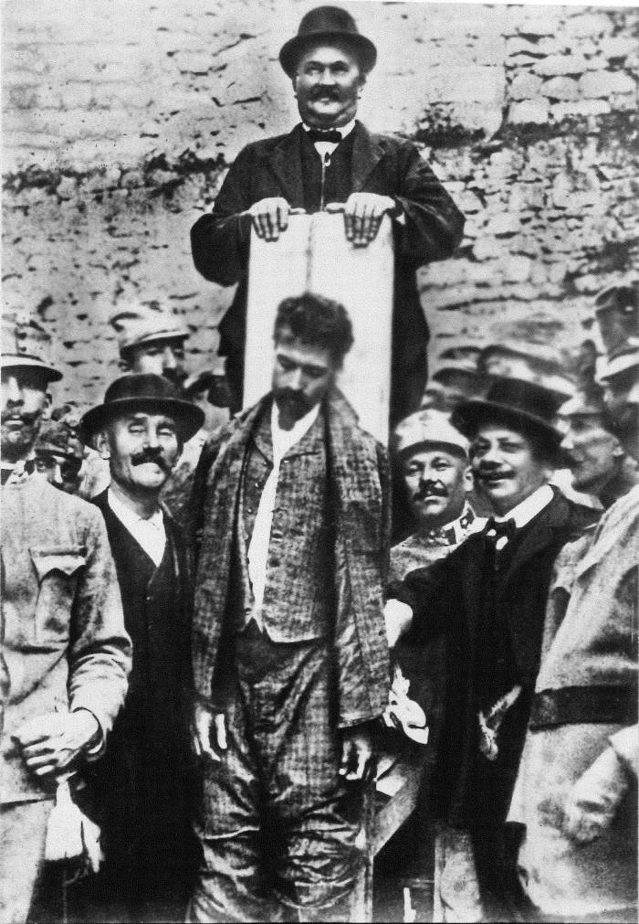 L’Esecuzione di Cesare Battisti L’Esecuzione di Cesare Battisti