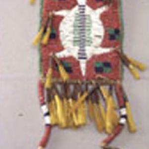 Small women’s bag, end of 800 (East Dakota, Yankton)