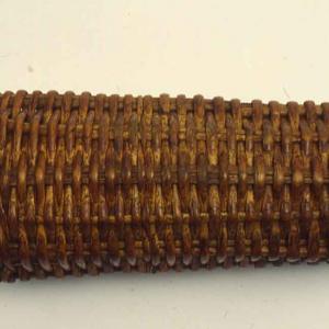 Bracelet in braided rattan barrel