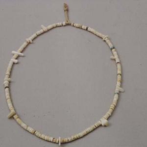 Necklace for girl, end of 800 (Kiova or Comanche invoice)