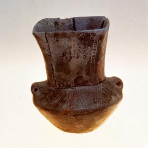 Vaso a bocca quadrata (IV Millenio a.C)