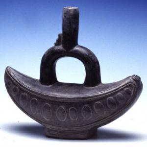 Fruit-shaped pot with bracket loop (pacae = inga fevillei)