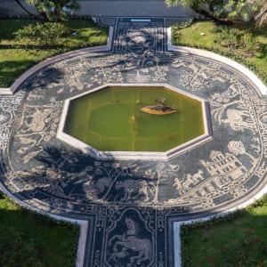 Royal Palace - garden