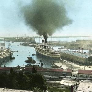 Veduta del porto di Genova presa dal campanile della Metropolitana