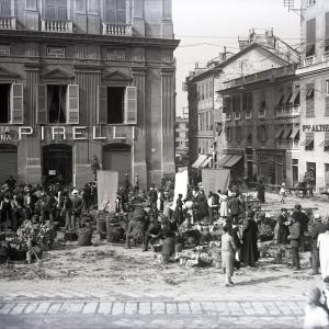 Il mercato in piazza Nunziata