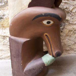 Particolare del palo totemico 