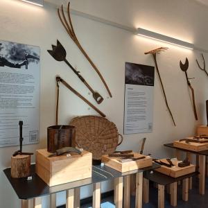Attrezzi agricoli conservati al Museo di Storia Contadina